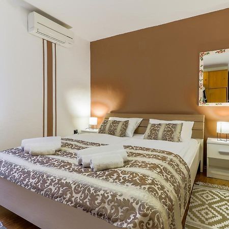 City Center 3 Bedroom Apartment Vrsar Bagian luar foto