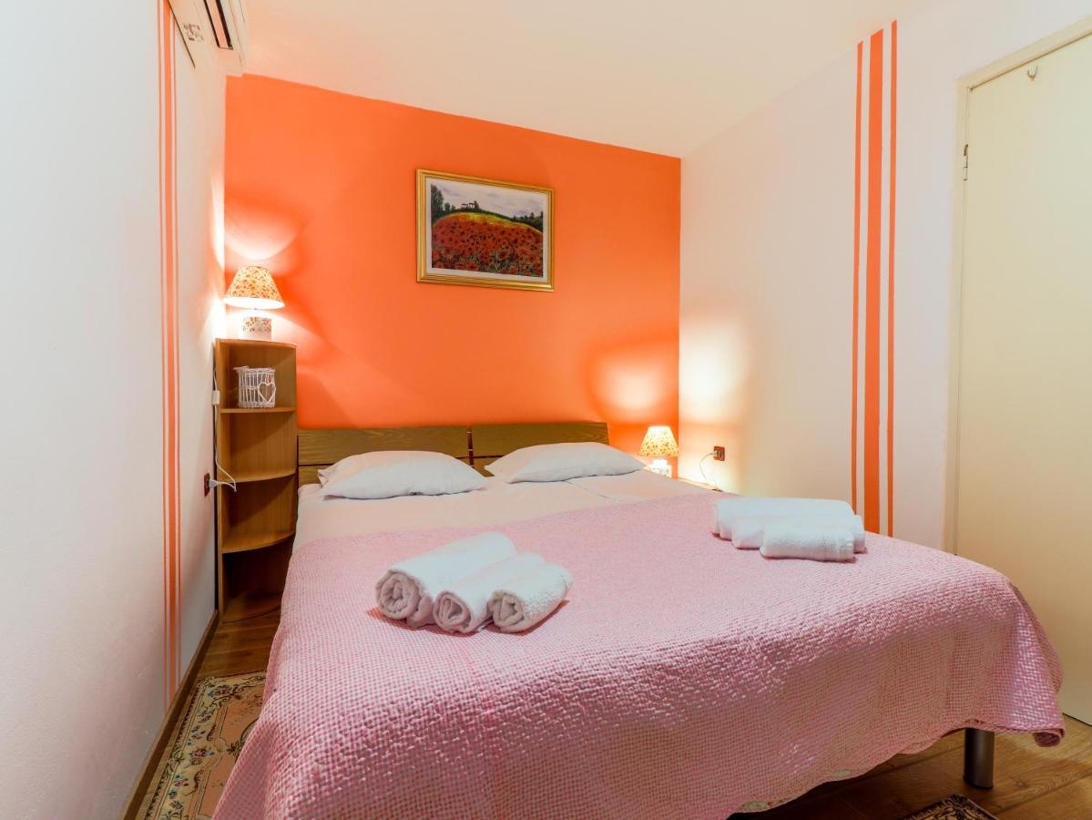 City Center 3 Bedroom Apartment Vrsar Bagian luar foto