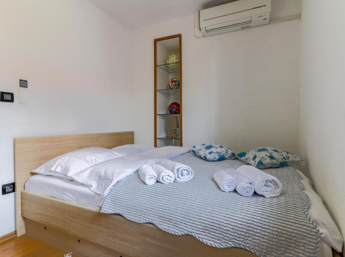 City Center 3 Bedroom Apartment Vrsar Bagian luar foto